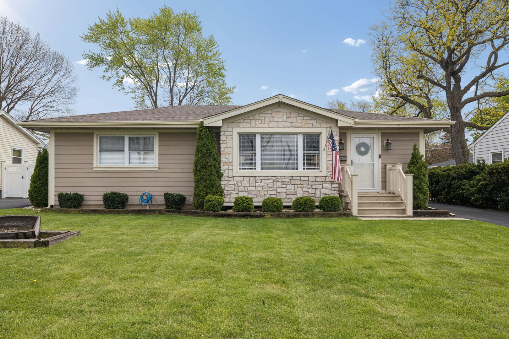 809 E Division Street, Lockport, IL