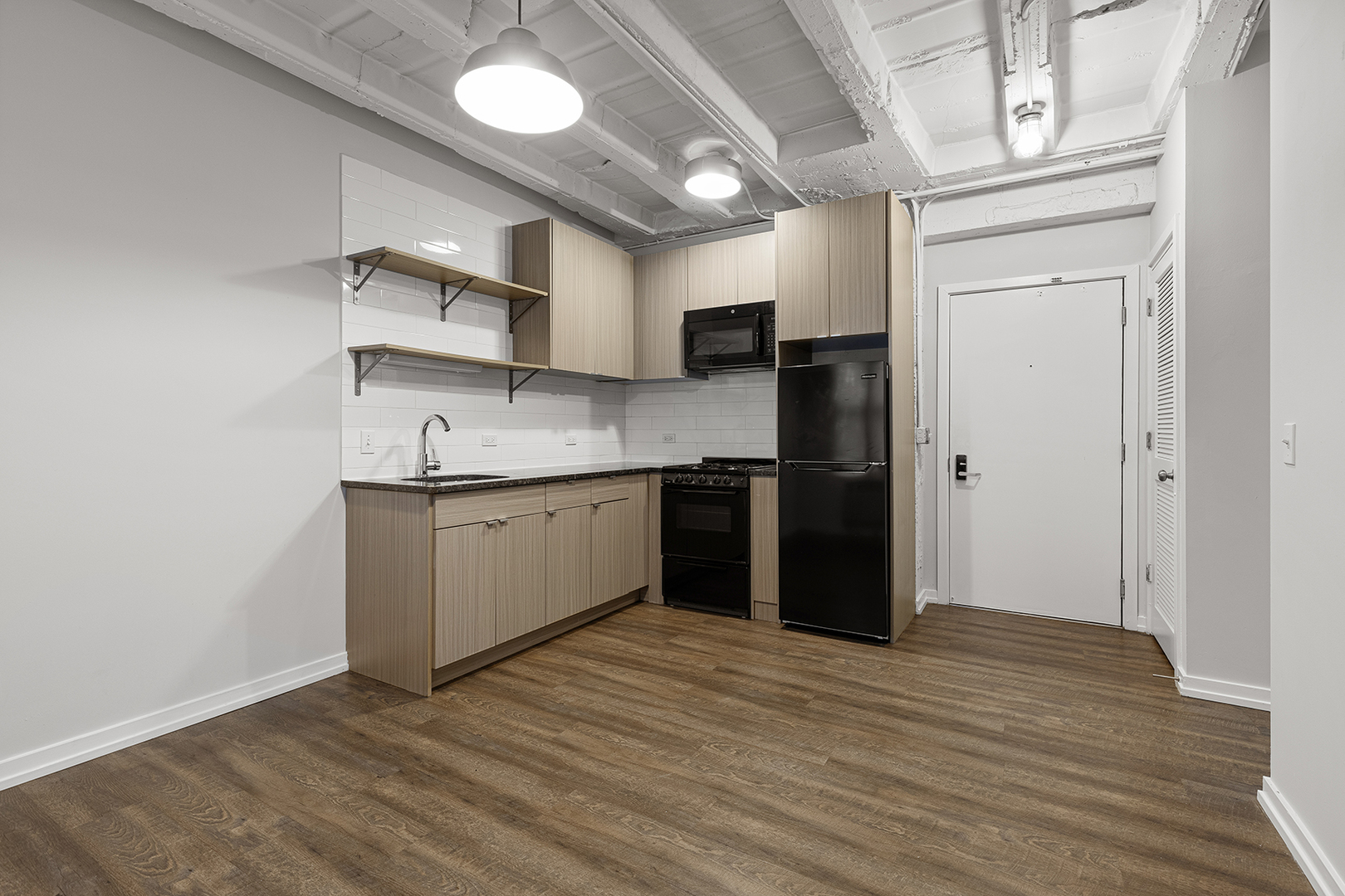 5718 N Winthrop Avenue #504, Chicago, IL