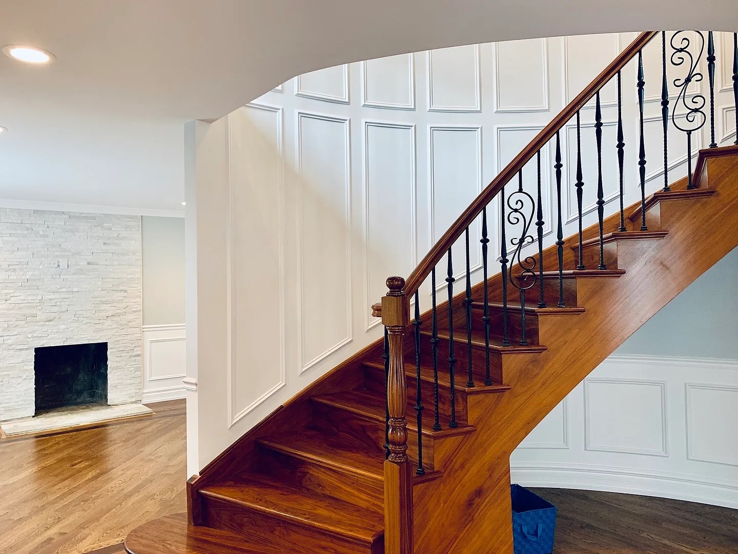 131 MONTGOMERY Lane, Glenview, IL