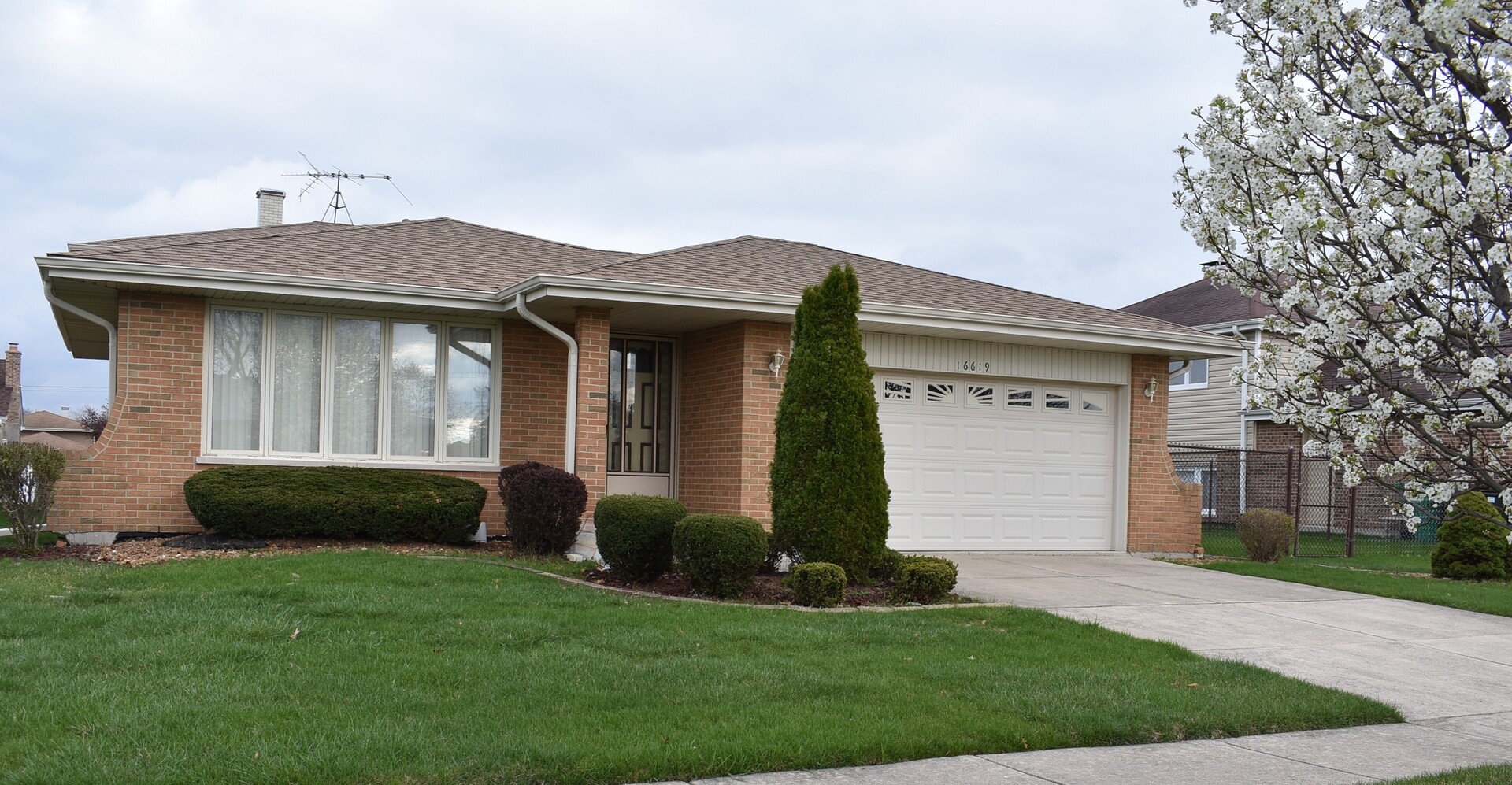 16619 Tudor Lane, Tinley Park, IL