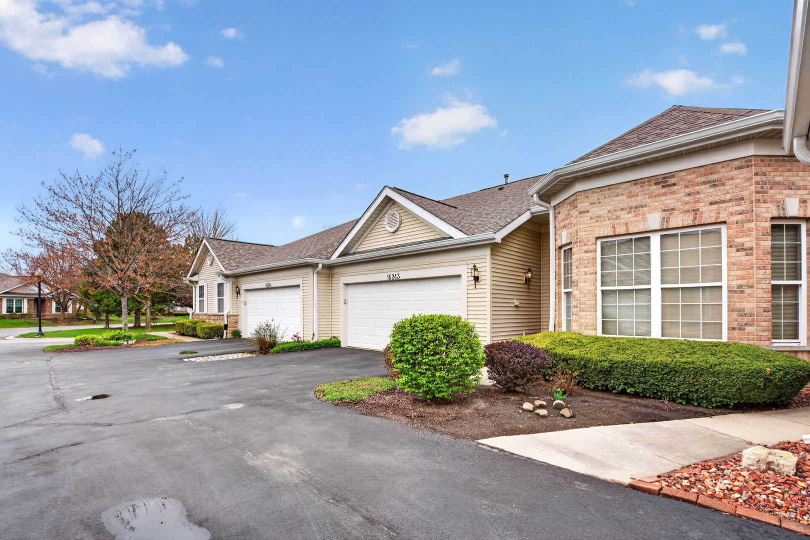 16243 Tomahawk Lake Court, Crest Hill, IL