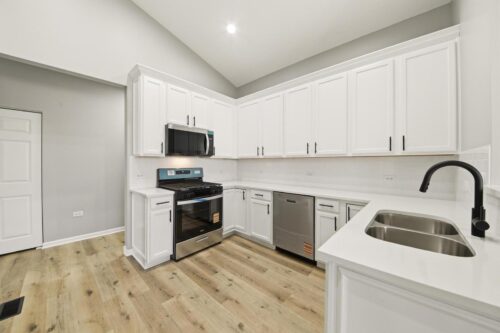 910 Oak Ridge Boulevard, Elgin, IL