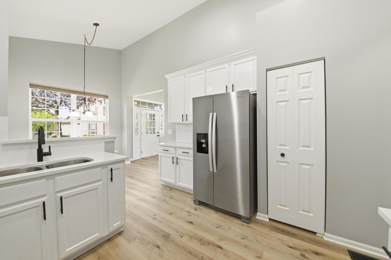 910 Oak Ridge Boulevard, Elgin, IL