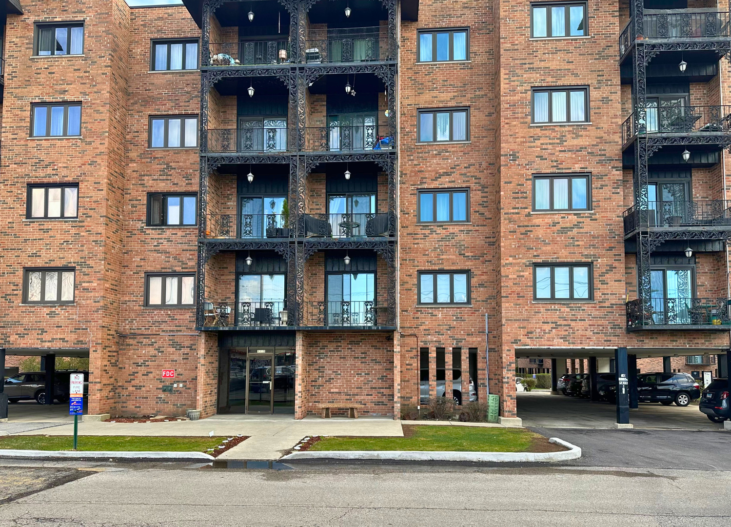 9355 Landings Lane #301, Des Plaines, IL