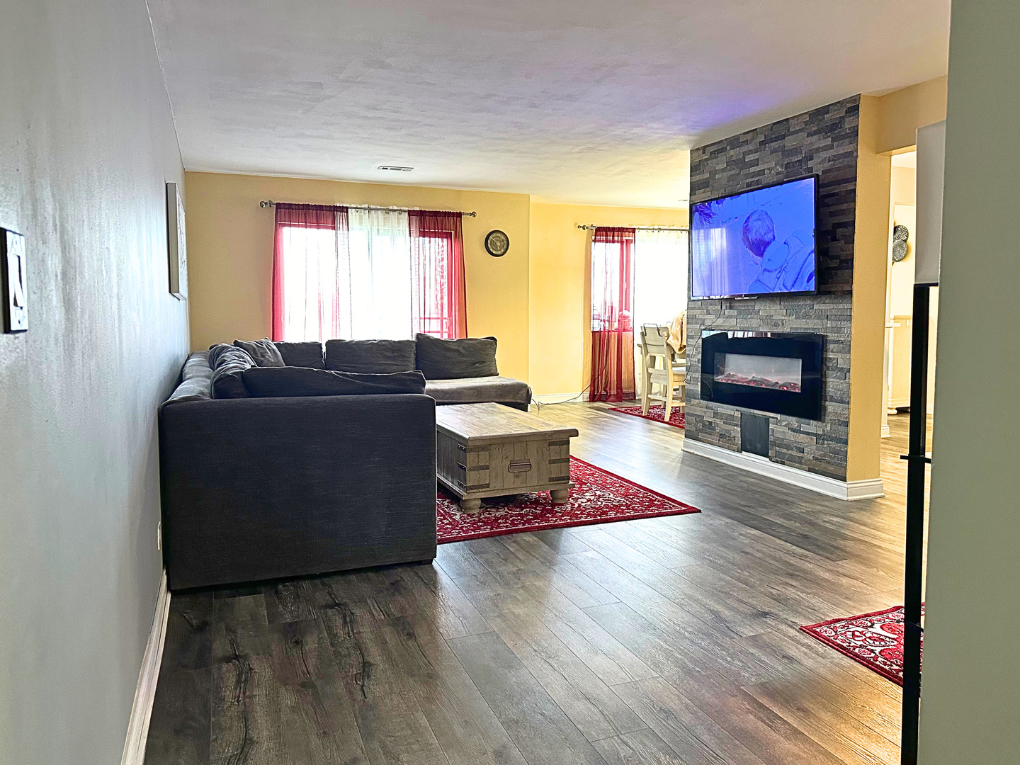 9355 Landings Lane #301, Des Plaines, IL