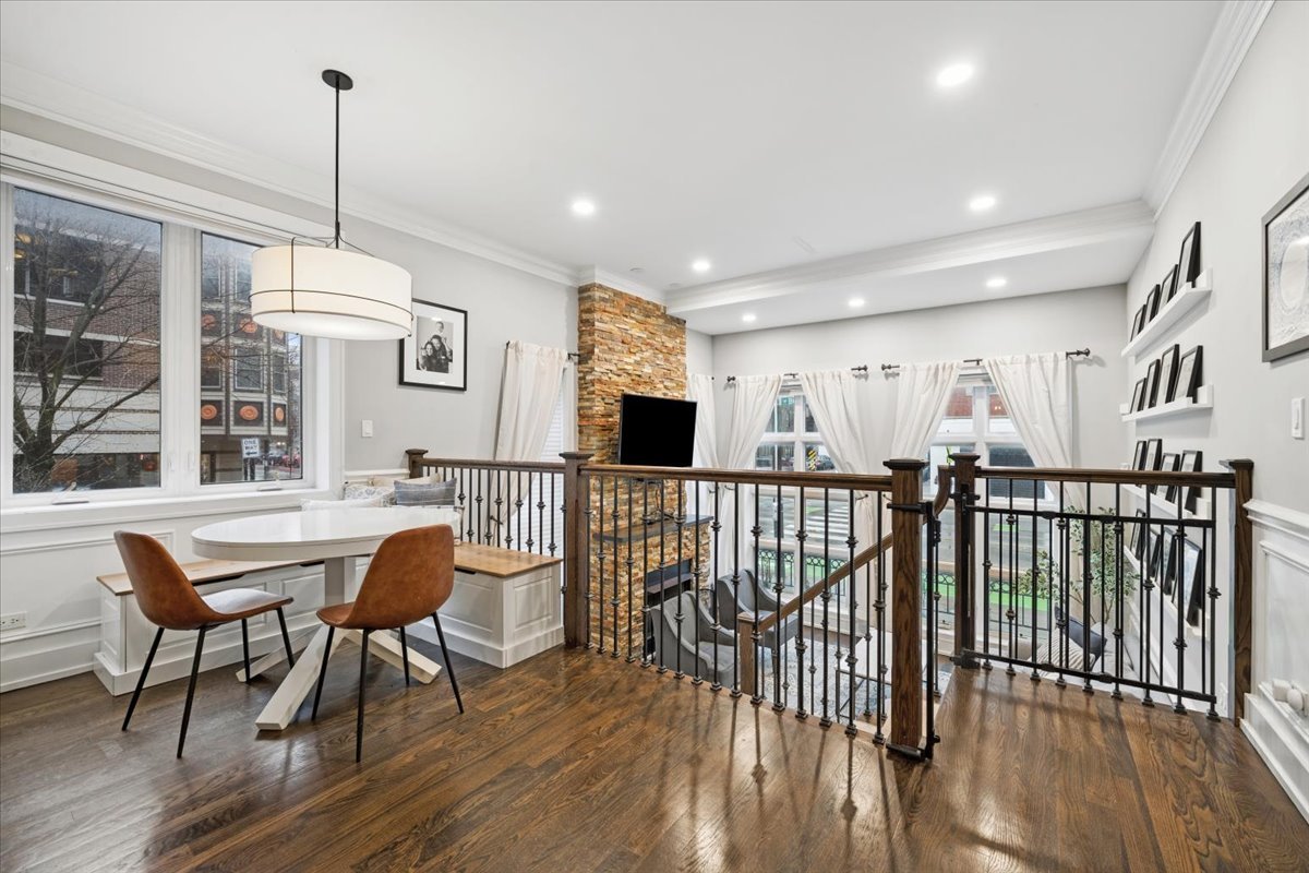 2257 W Belmont Avenue #1W, Chicago, IL