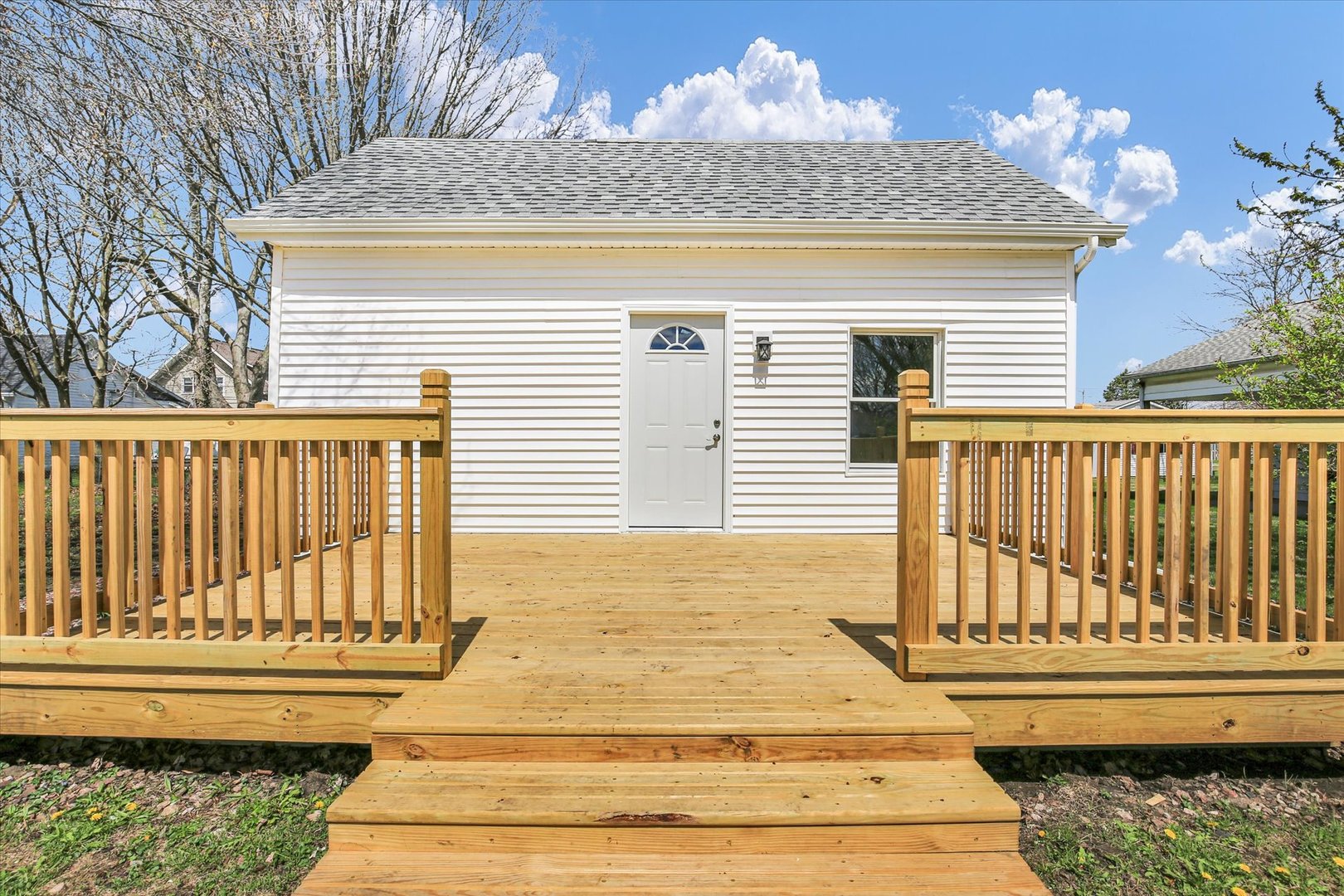 305 E Main Street, Ogden, IL