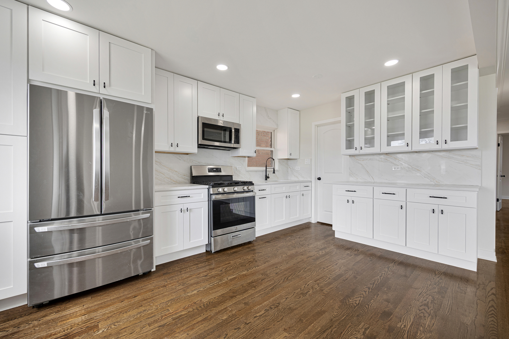 7727 New England Avenue, Burbank, IL