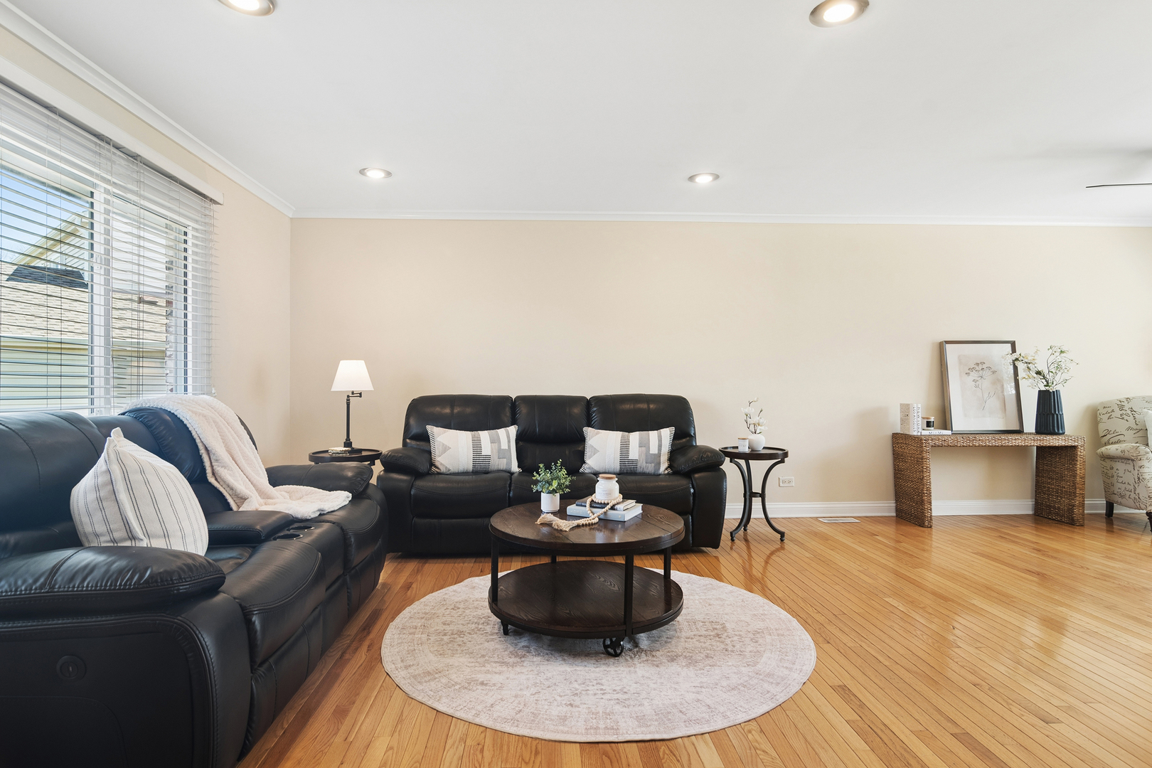 958 Chaucer Way, Buffalo Grove, IL