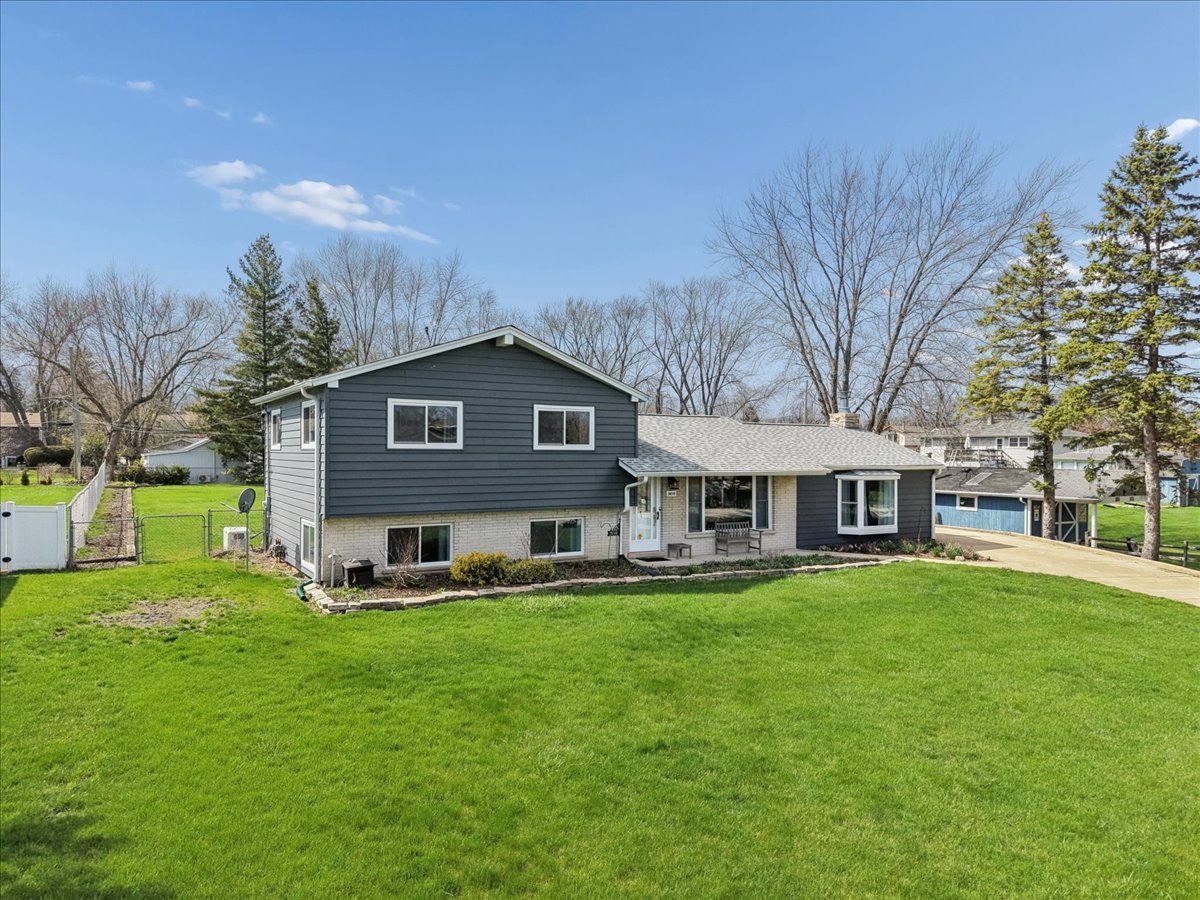 2N548 Pleasant Avenue, Glen Ellyn, IL