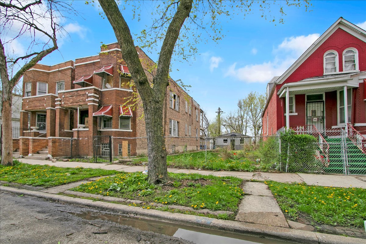 414 & 410 S Kilbourn Avenue, Chicago, IL