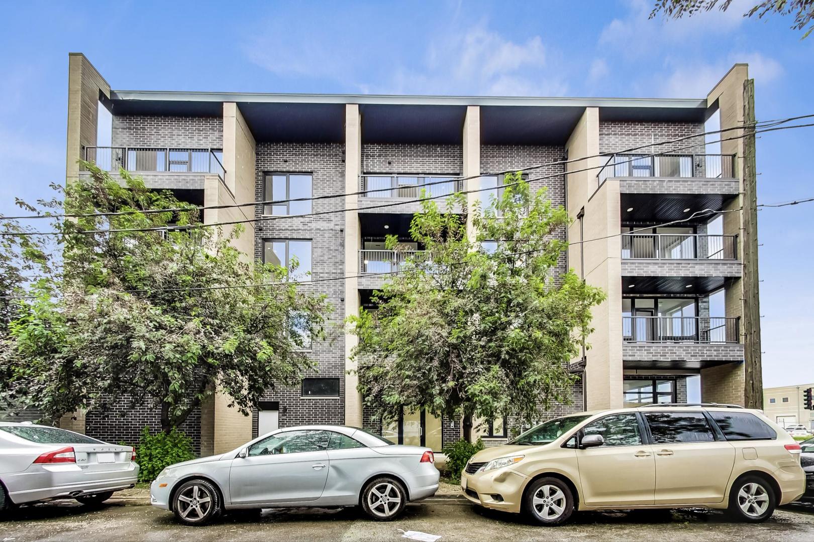 815 N Richmond Street #303, Chicago, IL