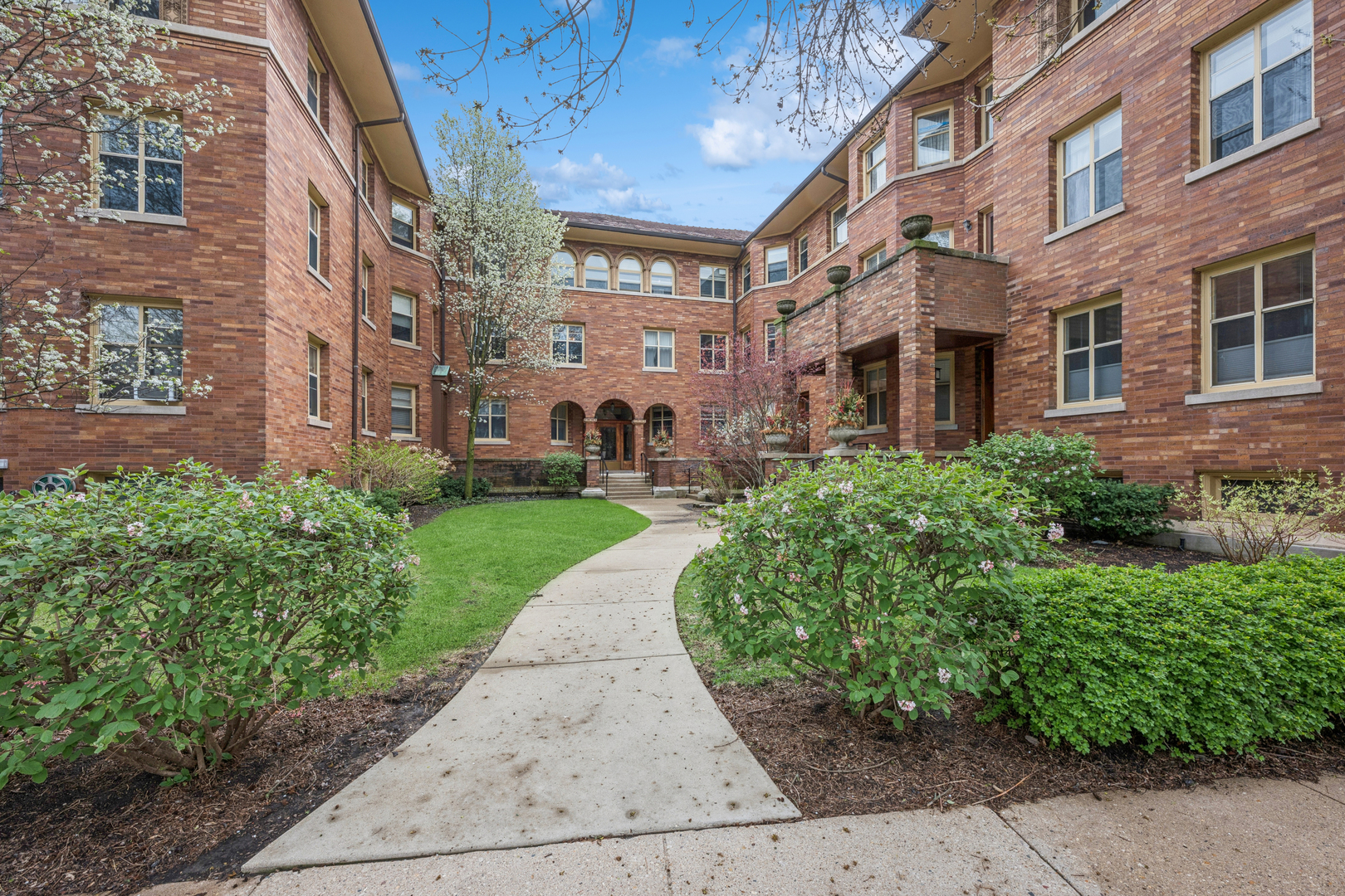 508 Lee Street #2E, Evanston, IL