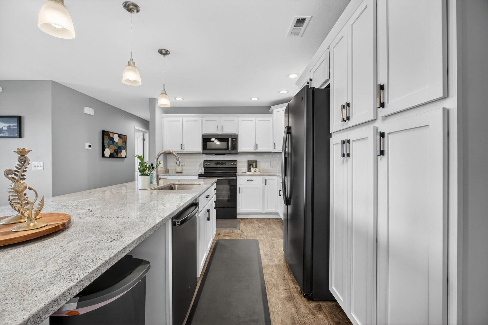 400 E Franklin Street #204, Eldridge, IA