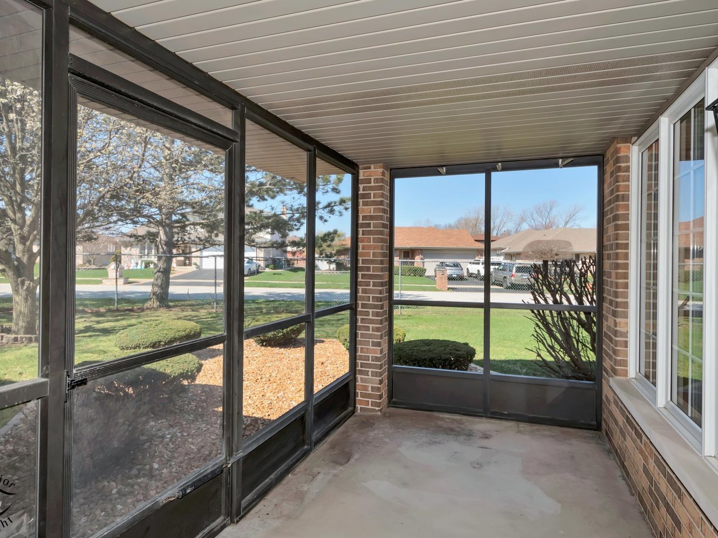 5014 W Circle Place, Crestwood, IL