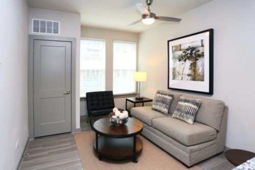 690 E Algonquin Road #3404, Schaumburg, IL