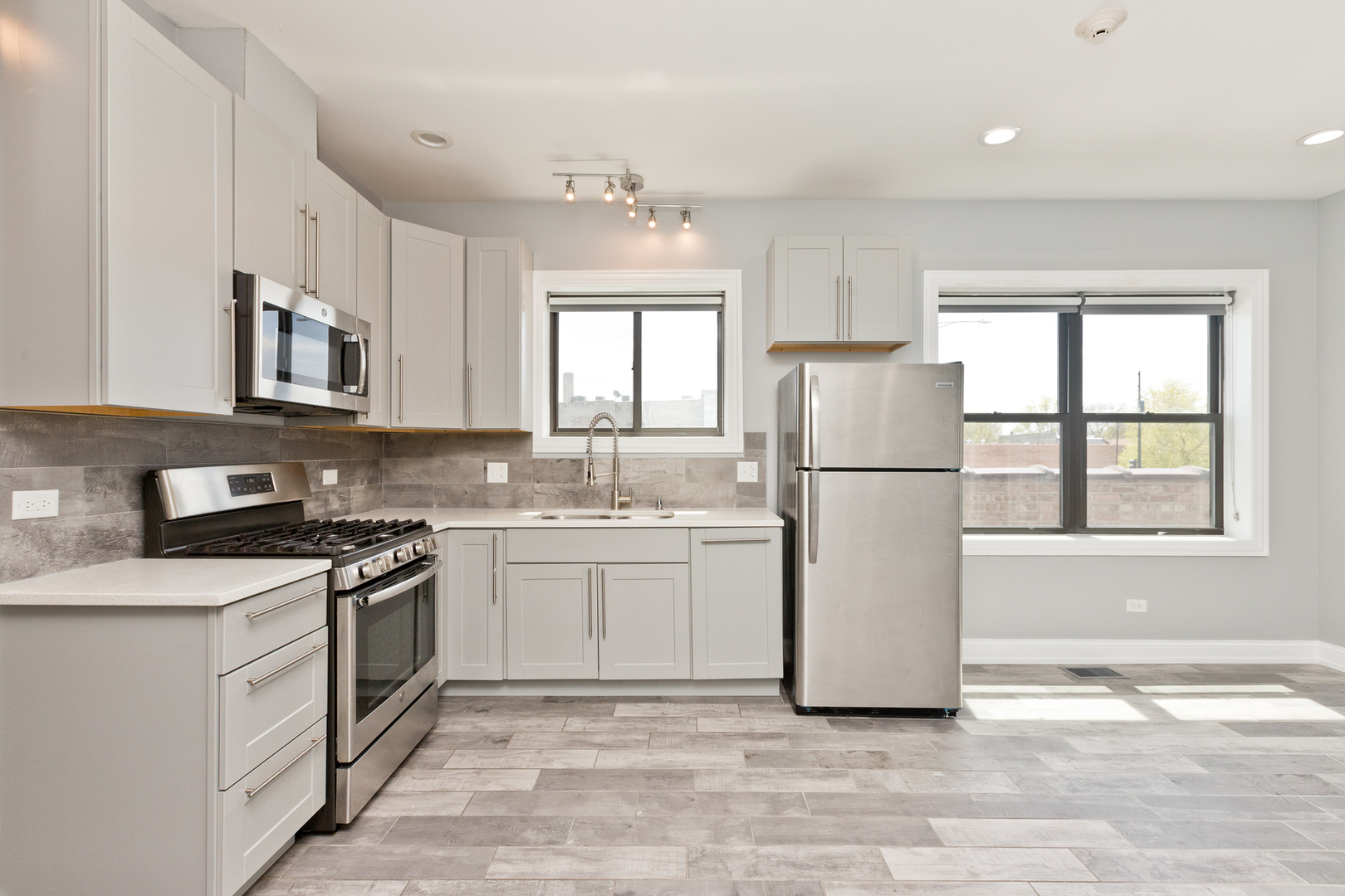 3813 N Cicero Avenue #2, Chicago, IL