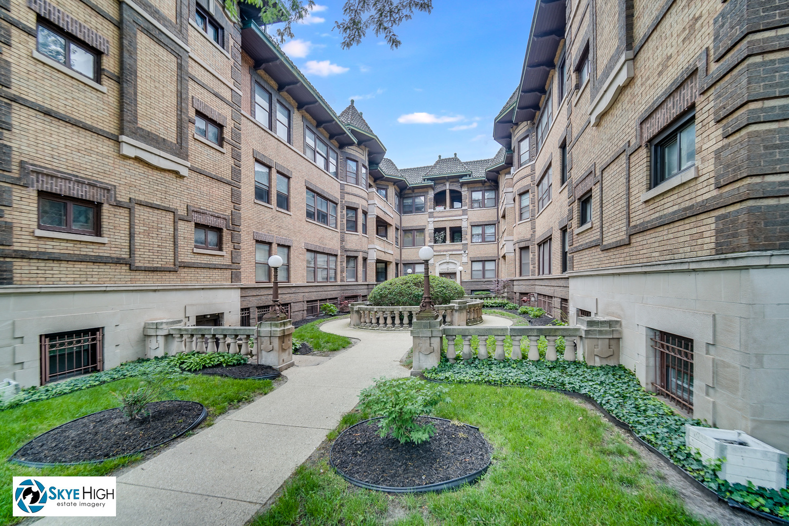 945 E Hyde Park Boulevard #2, Chicago, IL