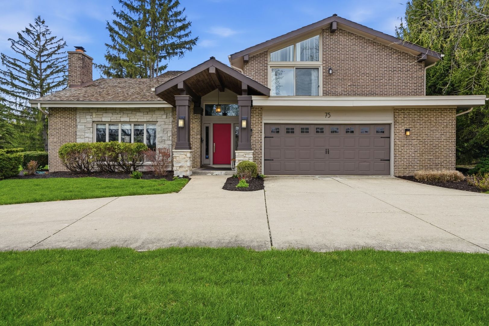 75 REGENT Drive, Oak Brook, IL