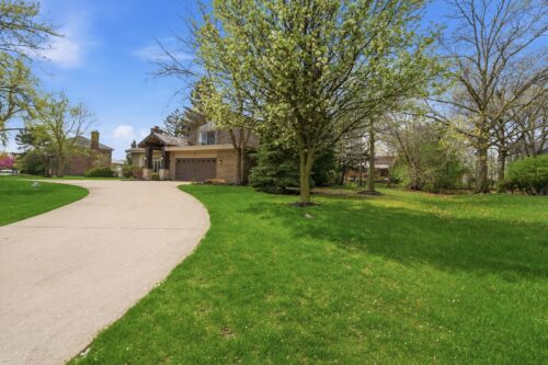 75 REGENT Drive, Oak Brook, IL