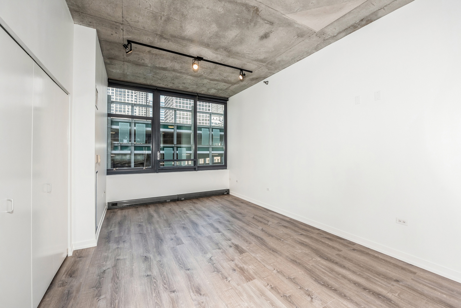 235 W Van Buren Street #1418, Chicago, IL