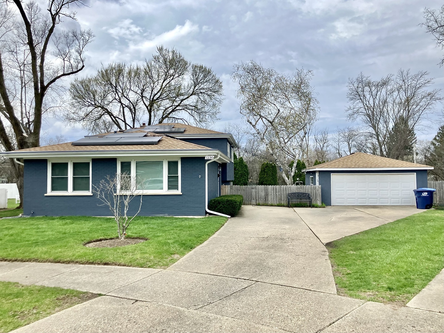 1230 Greenwood Court, Deerfield, IL