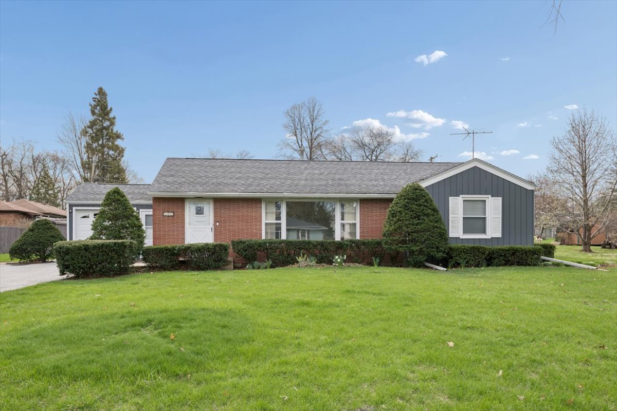 108 Lavidia Boulevard, Joliet, IL