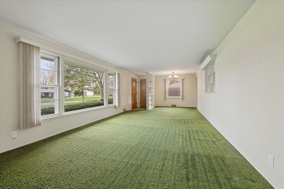 108 Lavidia Boulevard, Joliet, IL