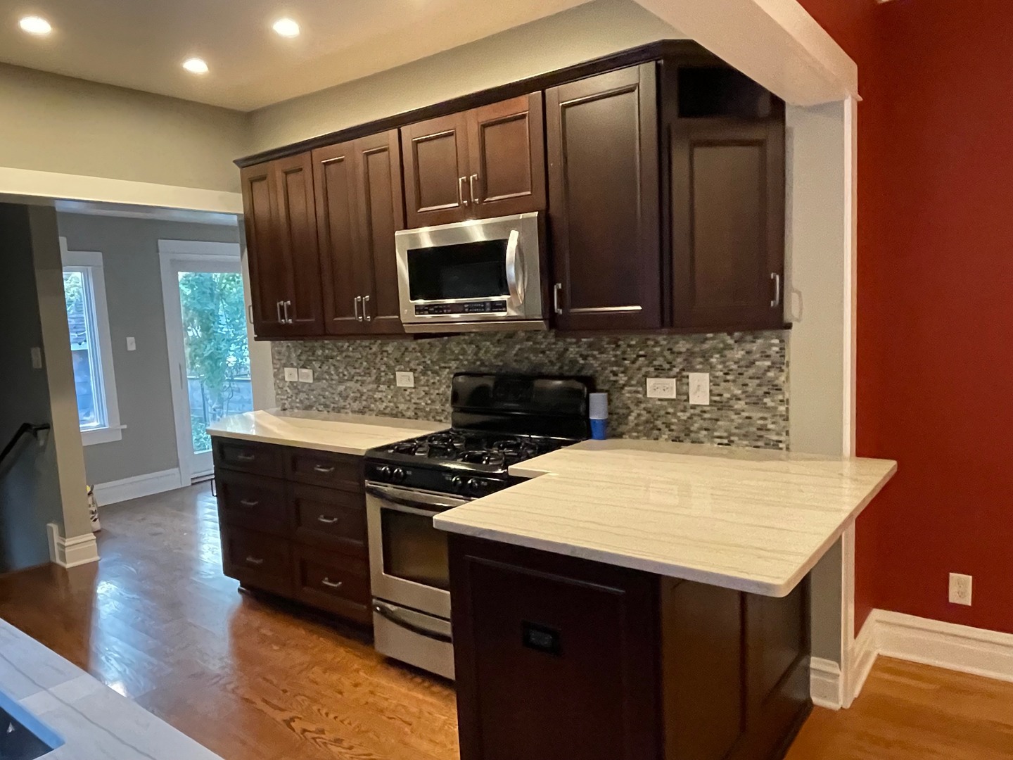 831 Hayes Avenue, Oak Park, IL