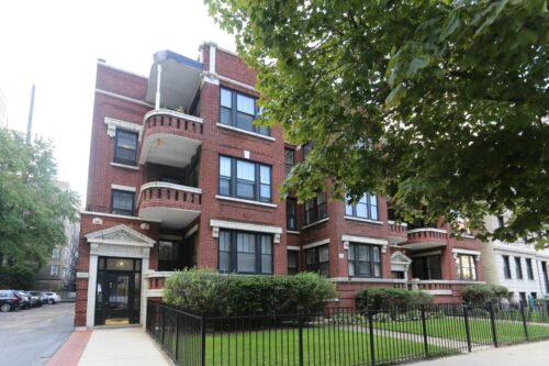 439 W Melrose Street #1B, Chicago, IL