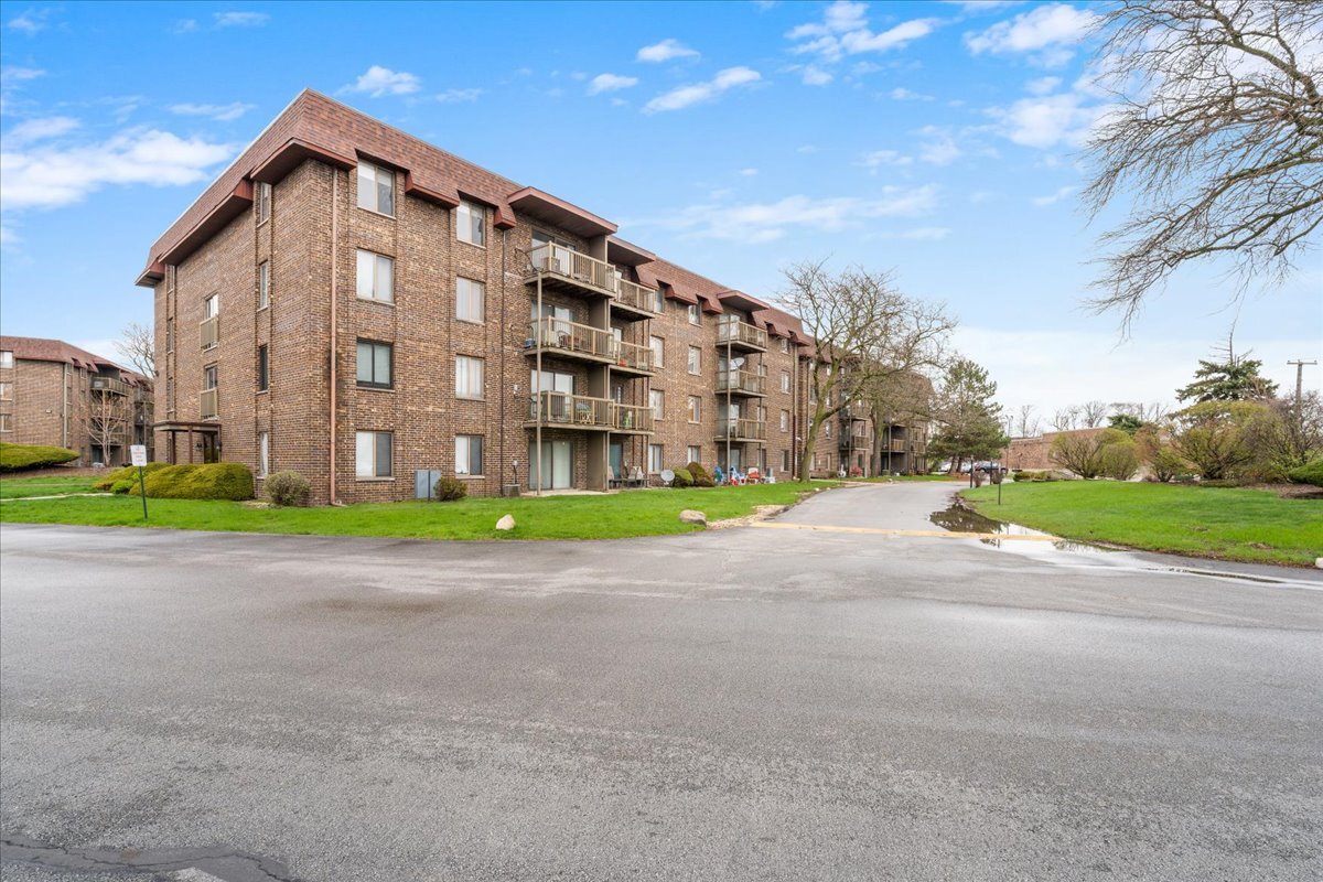 820 Elder Road #C411, Homewood, IL