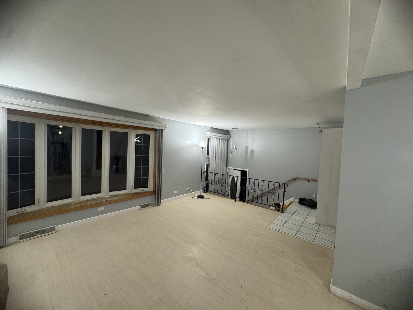 225 N East River Road, Des Plaines, IL