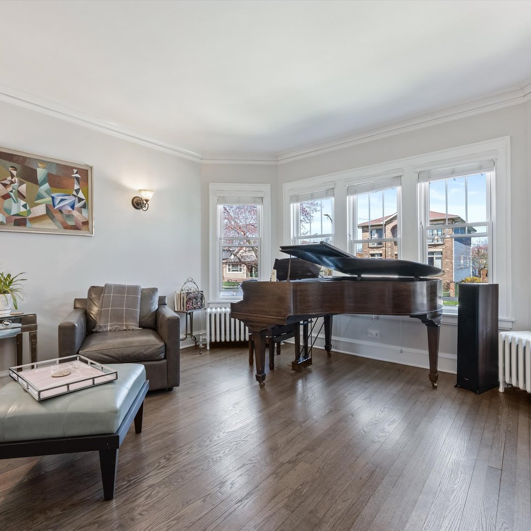 4823 W Argyle Street, Chicago, IL