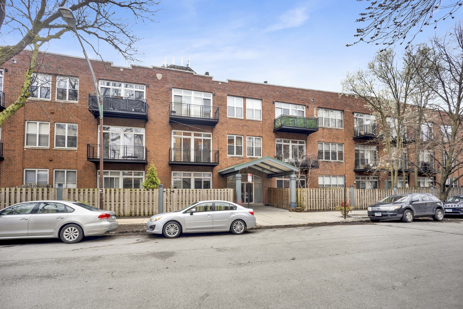 2333 W Saint Paul Avenue #227, Chicago, IL