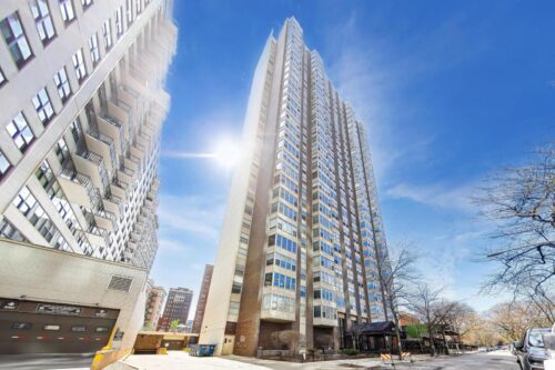 525 W Hawthorne Place #606, Chicago, IL