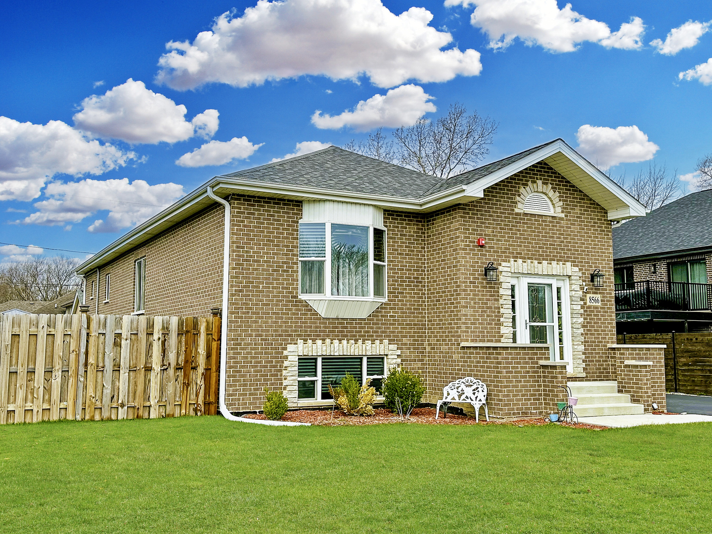 8566 S 83rd Avenue, Hickory Hills, IL