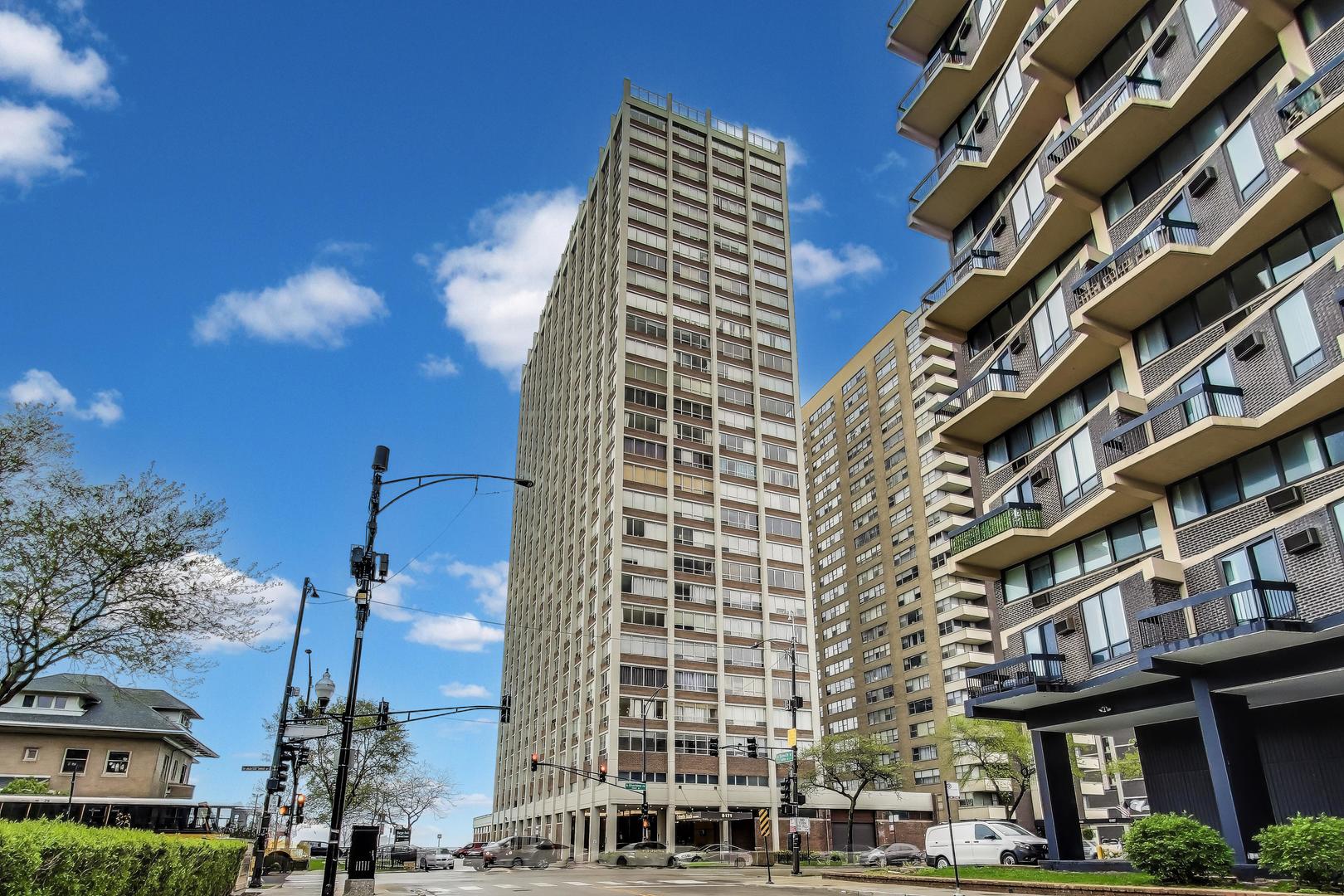 6171 N Sheridan Road #806, Chicago, IL