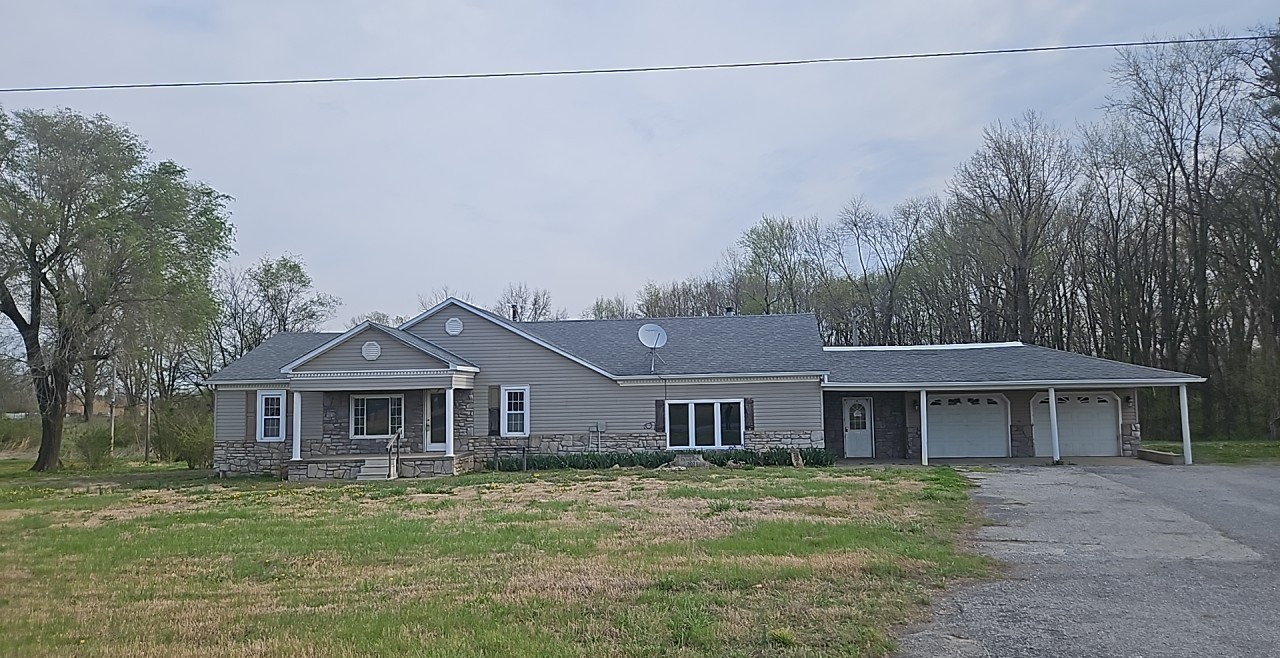 1208 E Randolph Street, Mcleansboro, IL