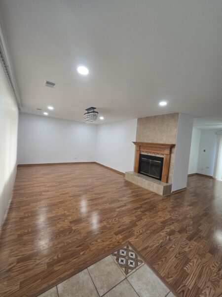 1832 W Weathersfield Way, Schaumburg, IL