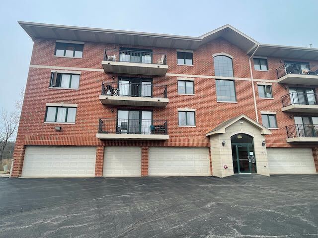 6870 W Winding Trail #302, Oak Forest, IL