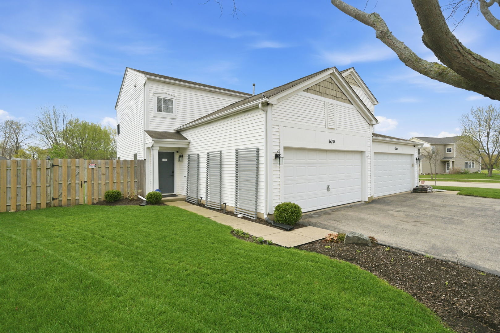 620 Wedgewood Circle, Lake In The Hills, IL