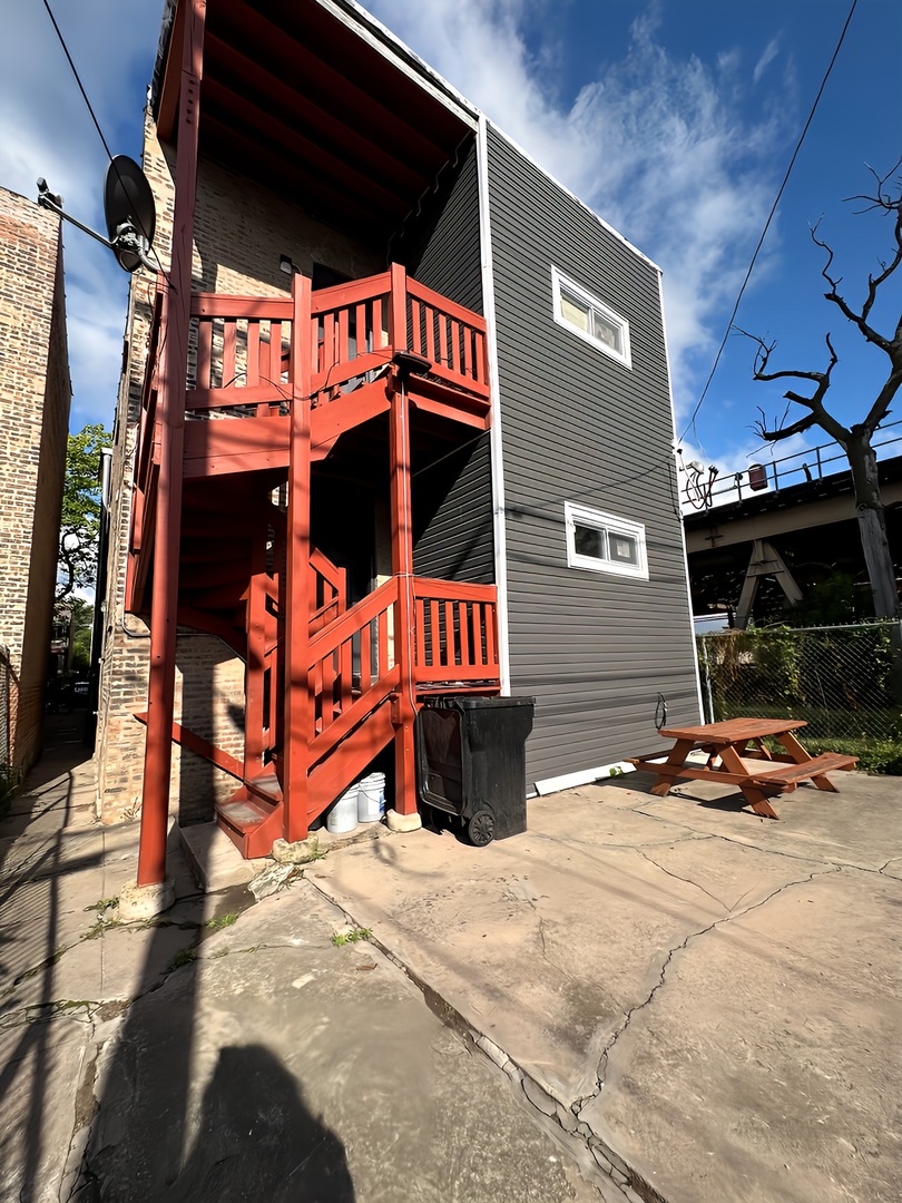 6331 S Elizabeth Street, Chicago, IL