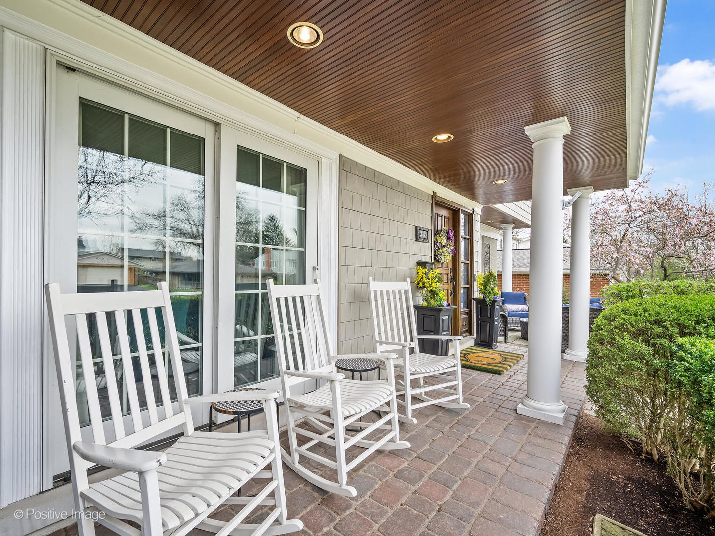 8 Larkspur Lane, Clarendon Hills, IL