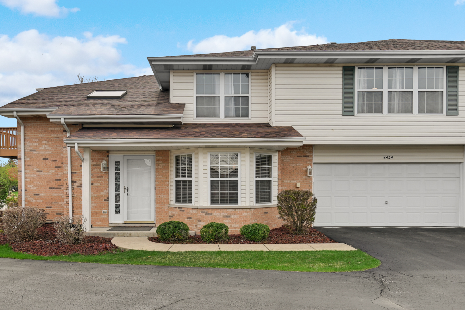 8434 Kirby Drive, Tinley Park, IL
