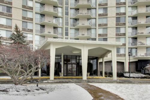 40 N Tower Road #16N, Oak Brook, IL