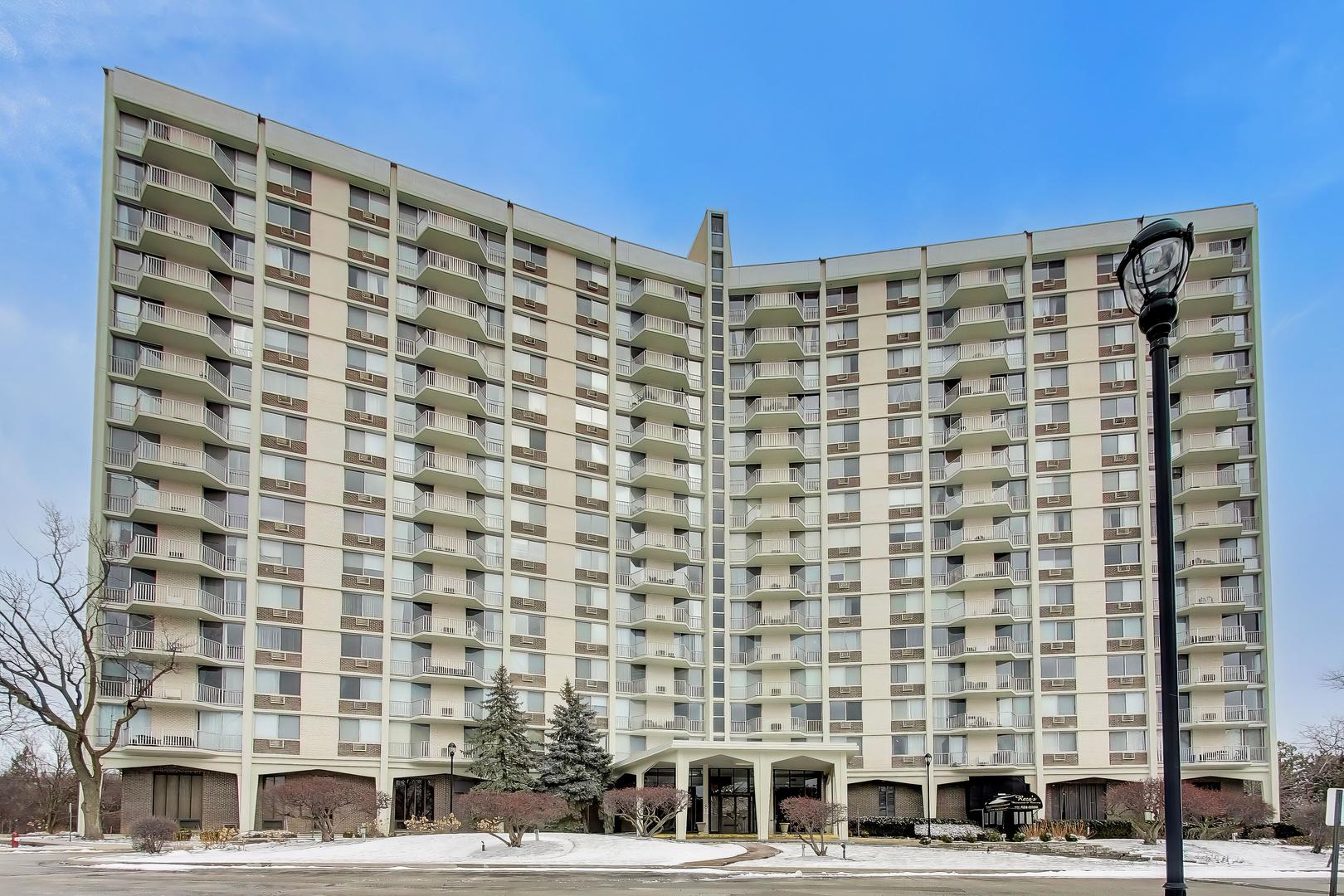 40 N Tower Road #16N, Oak Brook, IL