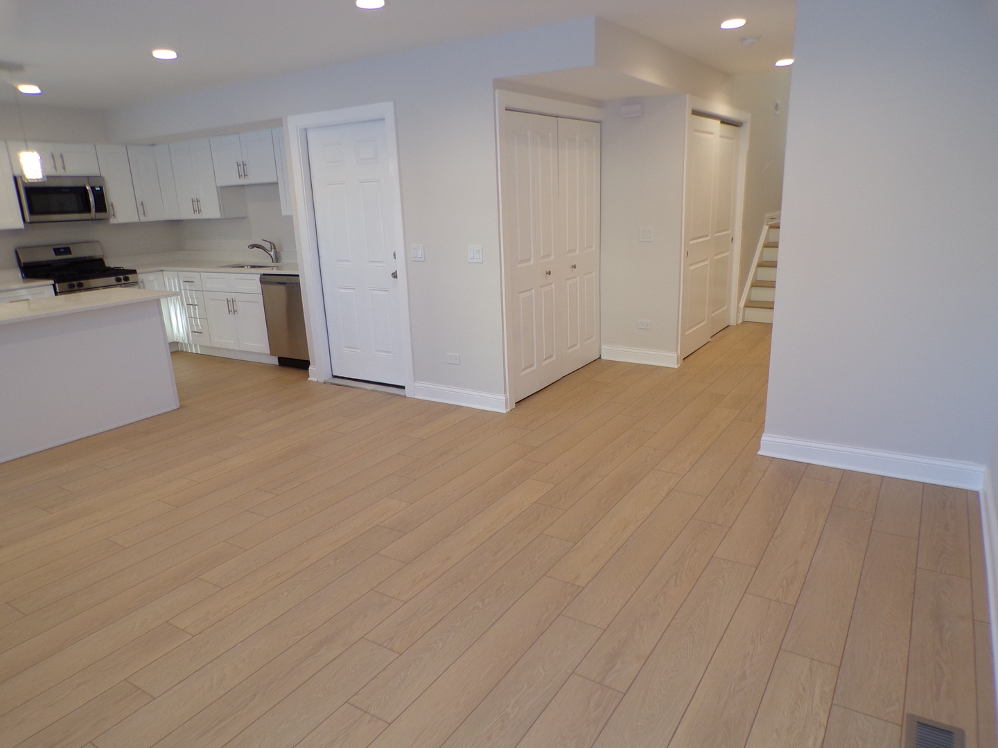 736 Eletson Drive, Crystal Lake, IL