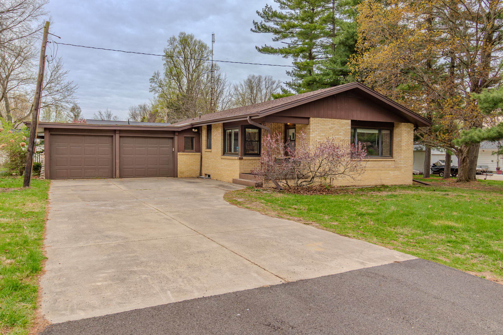17427 Carver Road, Hudson, IL