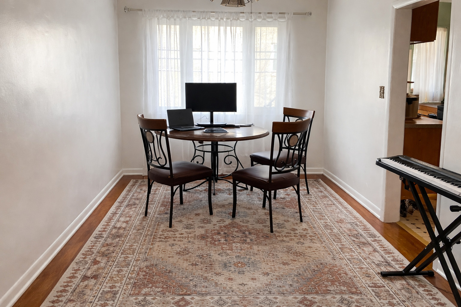 1706 W Jarvis Avenue #1W, Chicago, IL