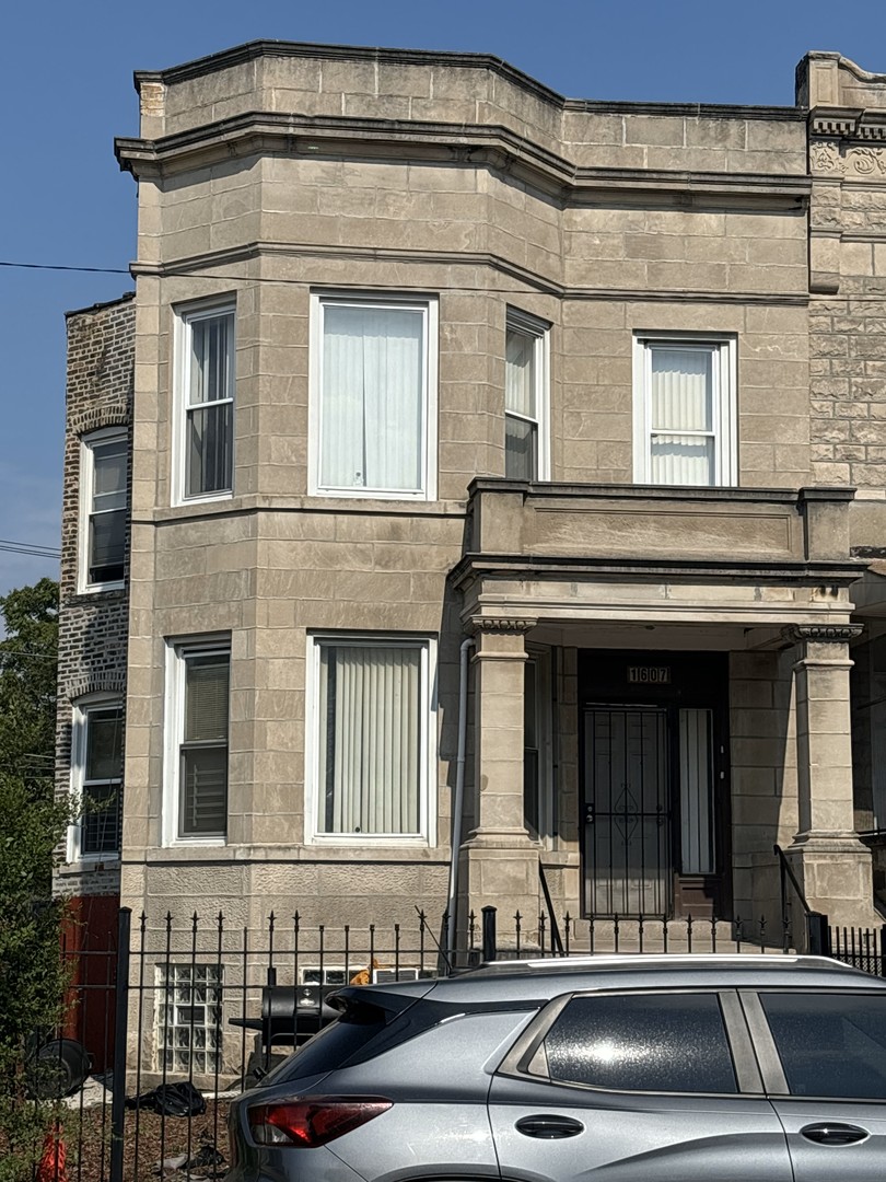 1607 S Sawyer Avenue, Chicago, IL